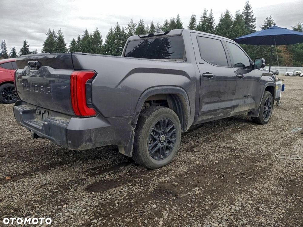 Toyota Tundra - 4
