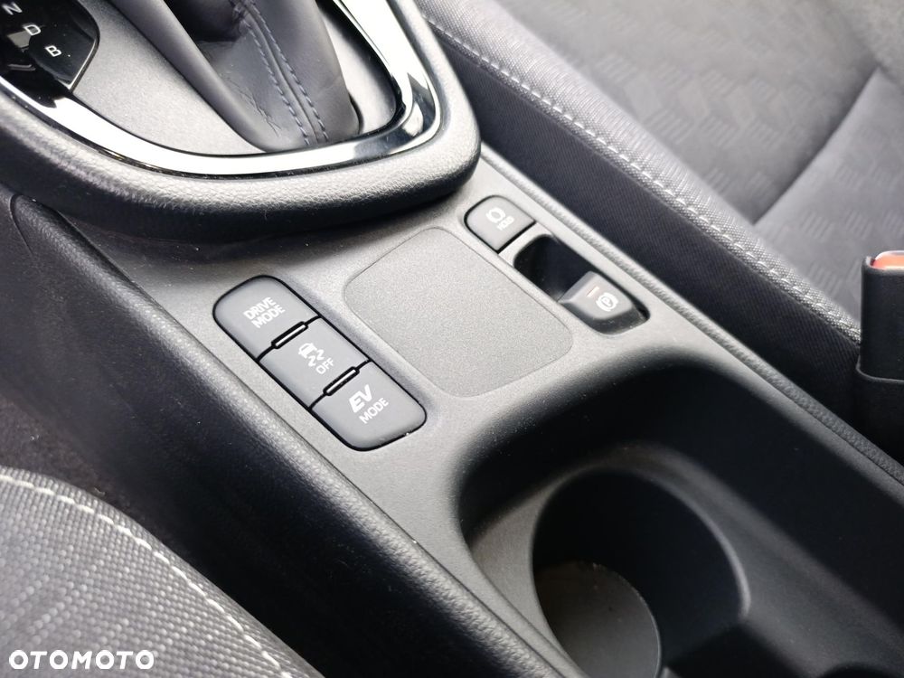 Toyota Yaris Hybrid 1.5 Style - 21