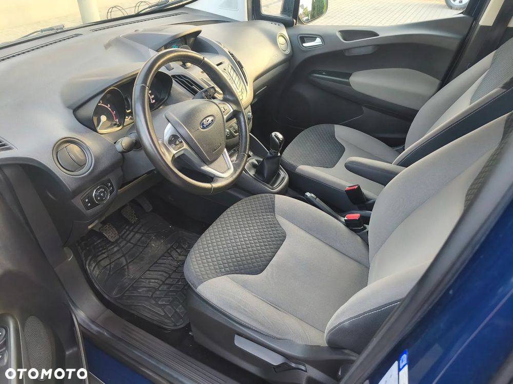 Ford Tourneo Courier 1.0 EcoBoost Titanium - 6