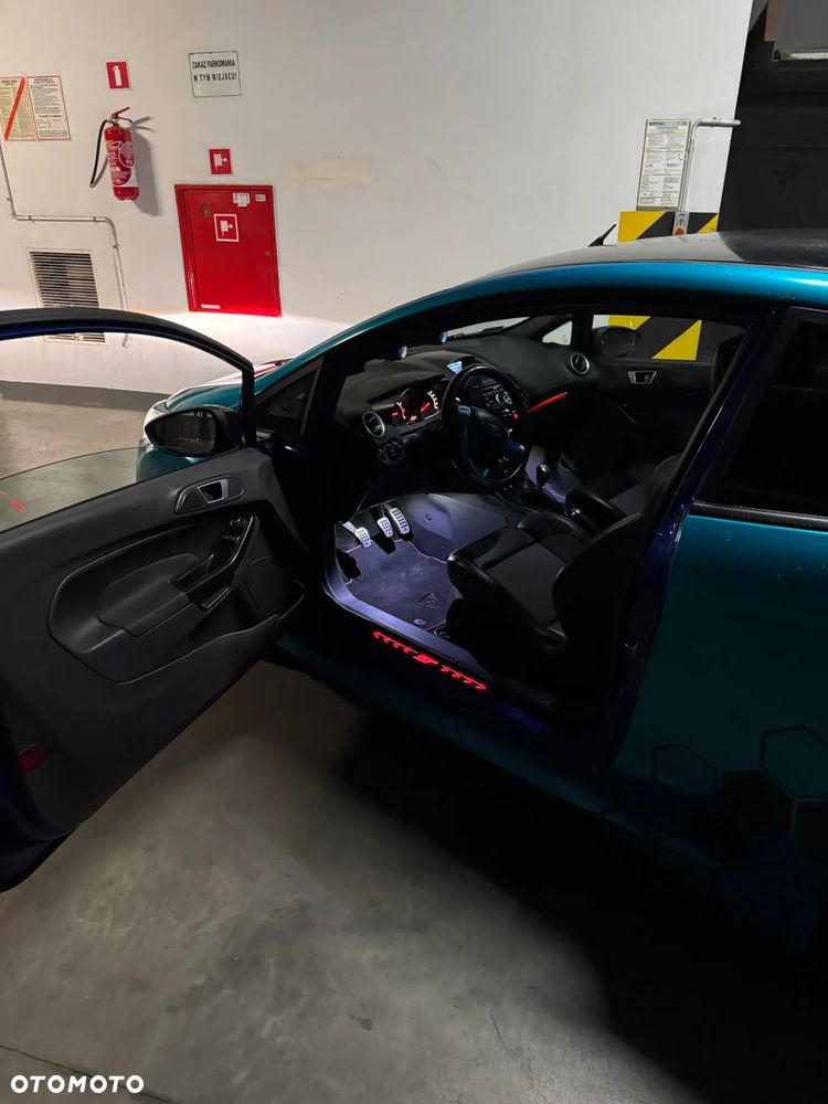 Ford Fiesta 1.6 EcoBoost ST - 28