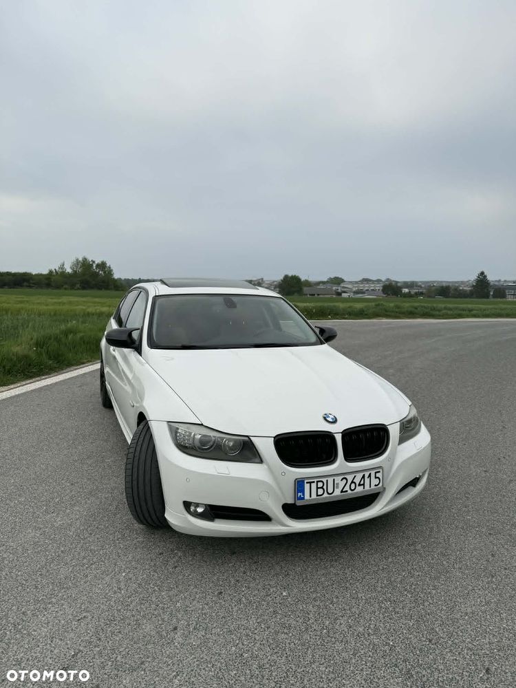 BMW Seria 3 318i - 4