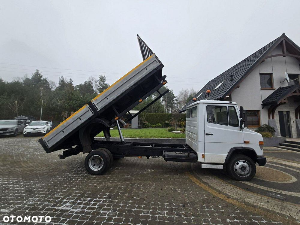 Mercedes-Benz VARIO 815 - 4