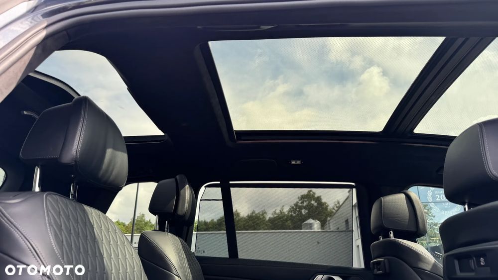 BMW X7 M50i sport - 30