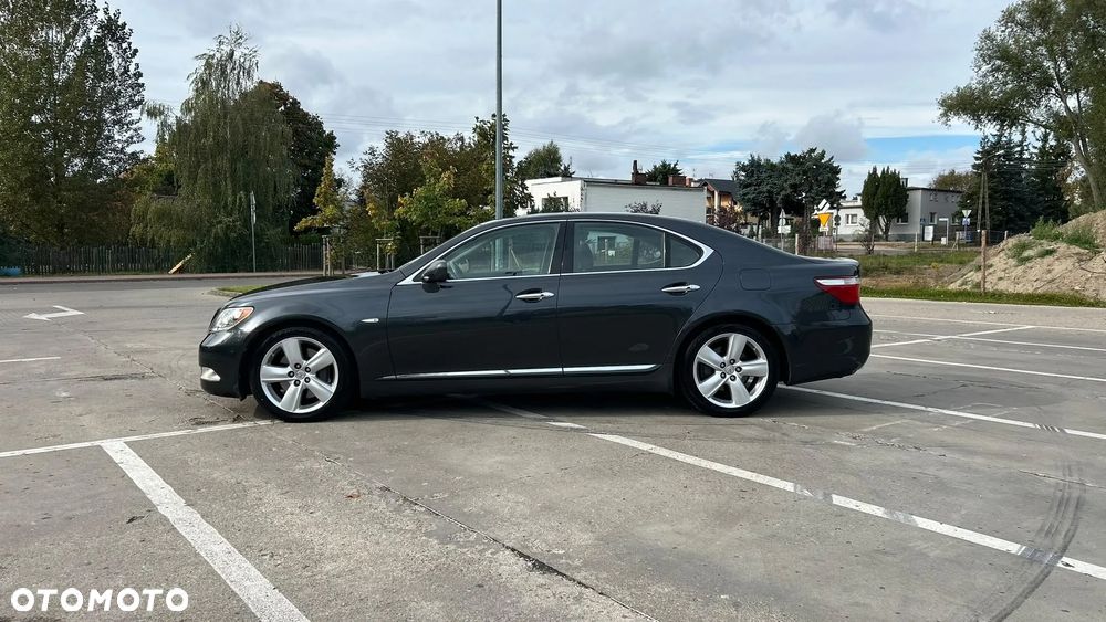 Lexus LS - 2