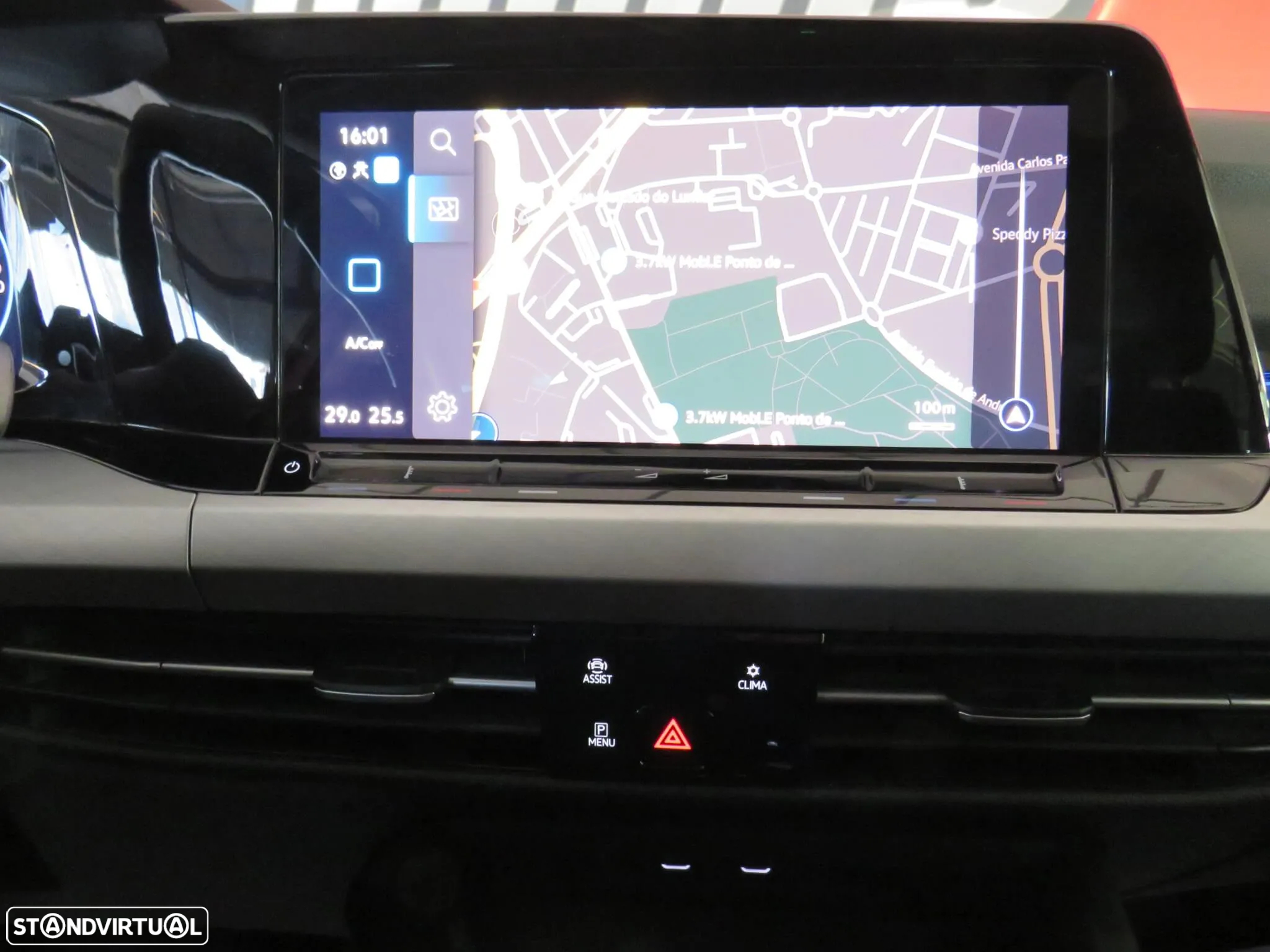 VW Golf 1.0 eTSI Life DSG - 47