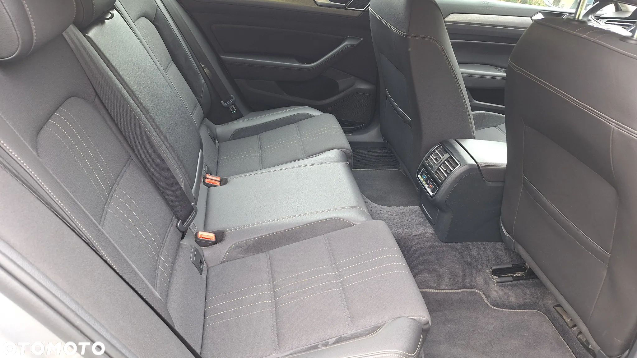 Volkswagen Passat 2.0 TDI BMT SCR 4Mot Comfortline DSG7 - 16