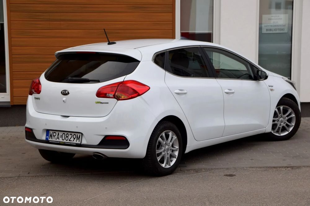 Kia Ceed 1.6 CRDi 128 Dream-Team Edition - 14