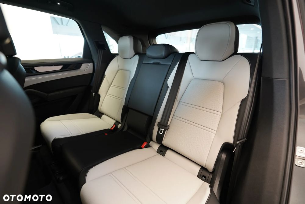 Porsche Cayenne - 12