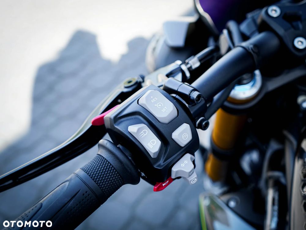 Triumph Speed Triple - 8