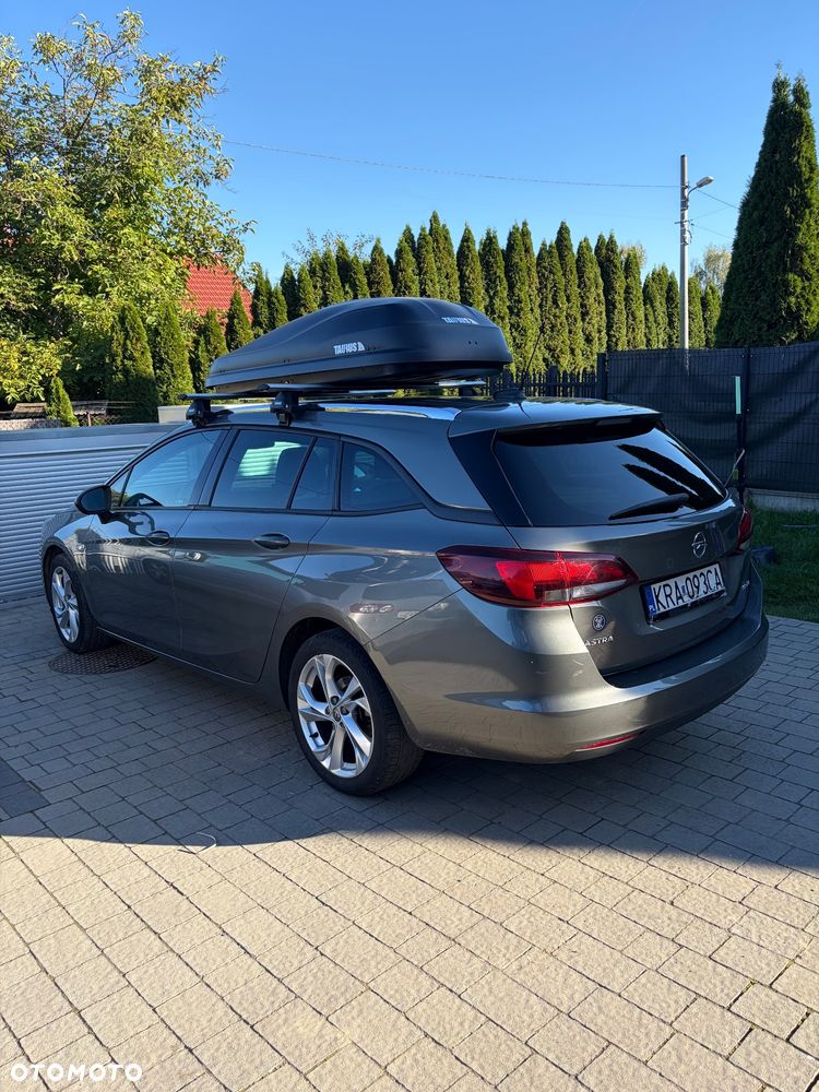 Opel Astra 2018 photo 2
