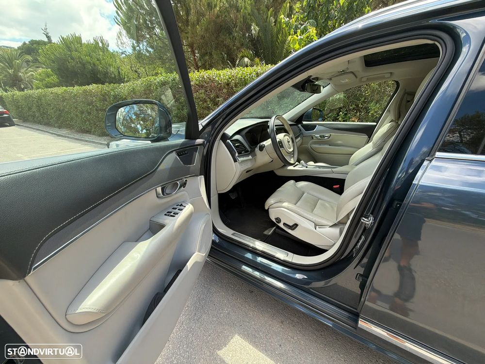 Volvo XC 90 - 32