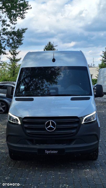 Mercedes-Benz Sprinter - 9