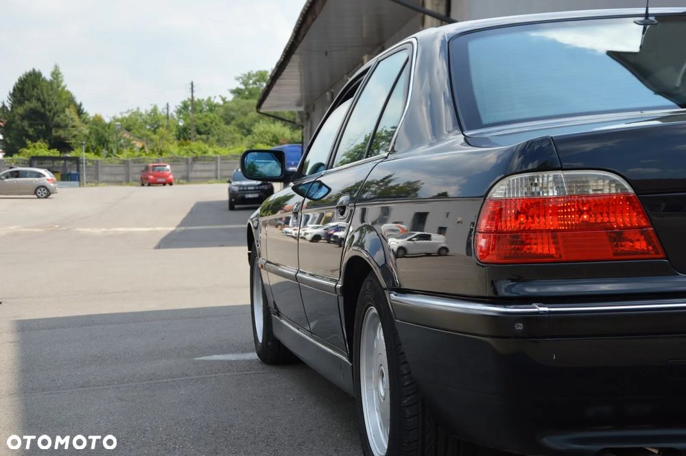 BMW Seria 7 740i - 5