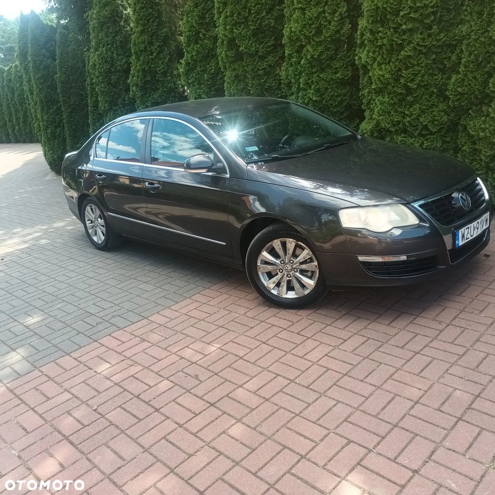 Volkswagen Passat 2.0 FSI Sportline - 2
