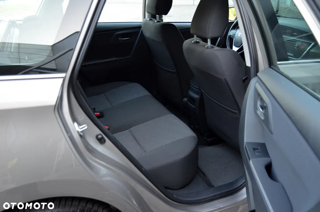Toyota Auris 1.6 Dynamic - 22