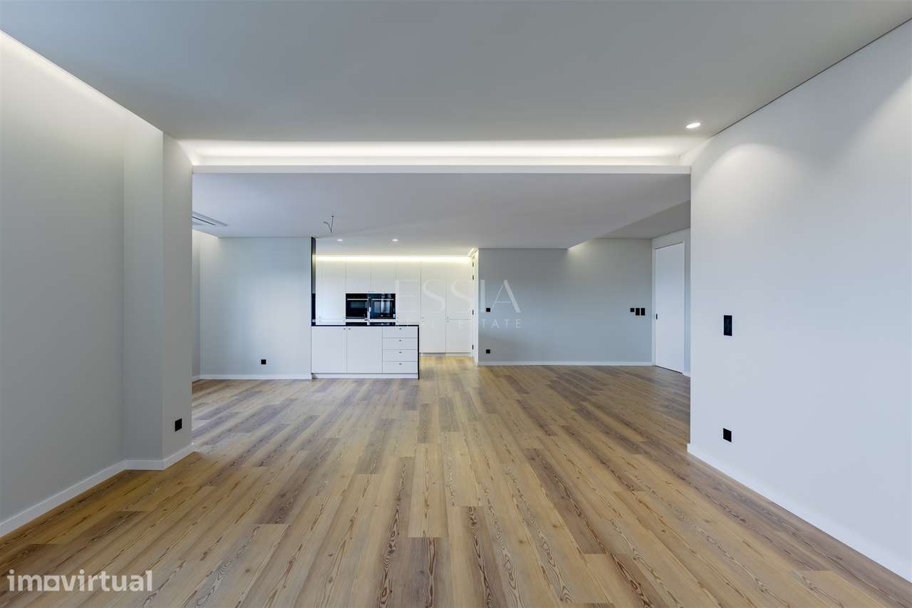 Apartamento T3 com Varanda e Vista Rio em Lordelo - Grande imagem: 4/29
