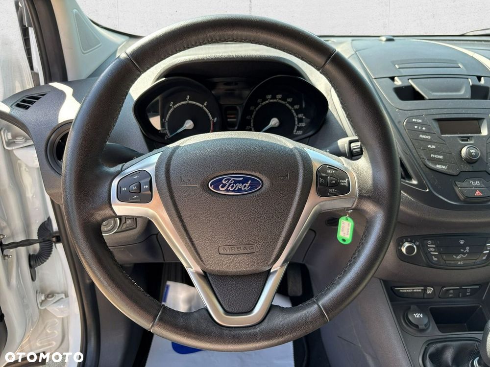 Ford Tourneo Courier - 16