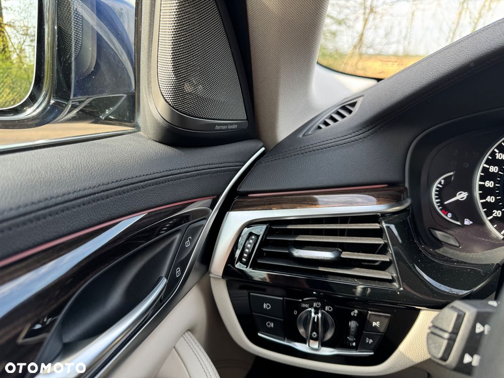 BMW Seria 5 530i xDrive Luxury Line - 25