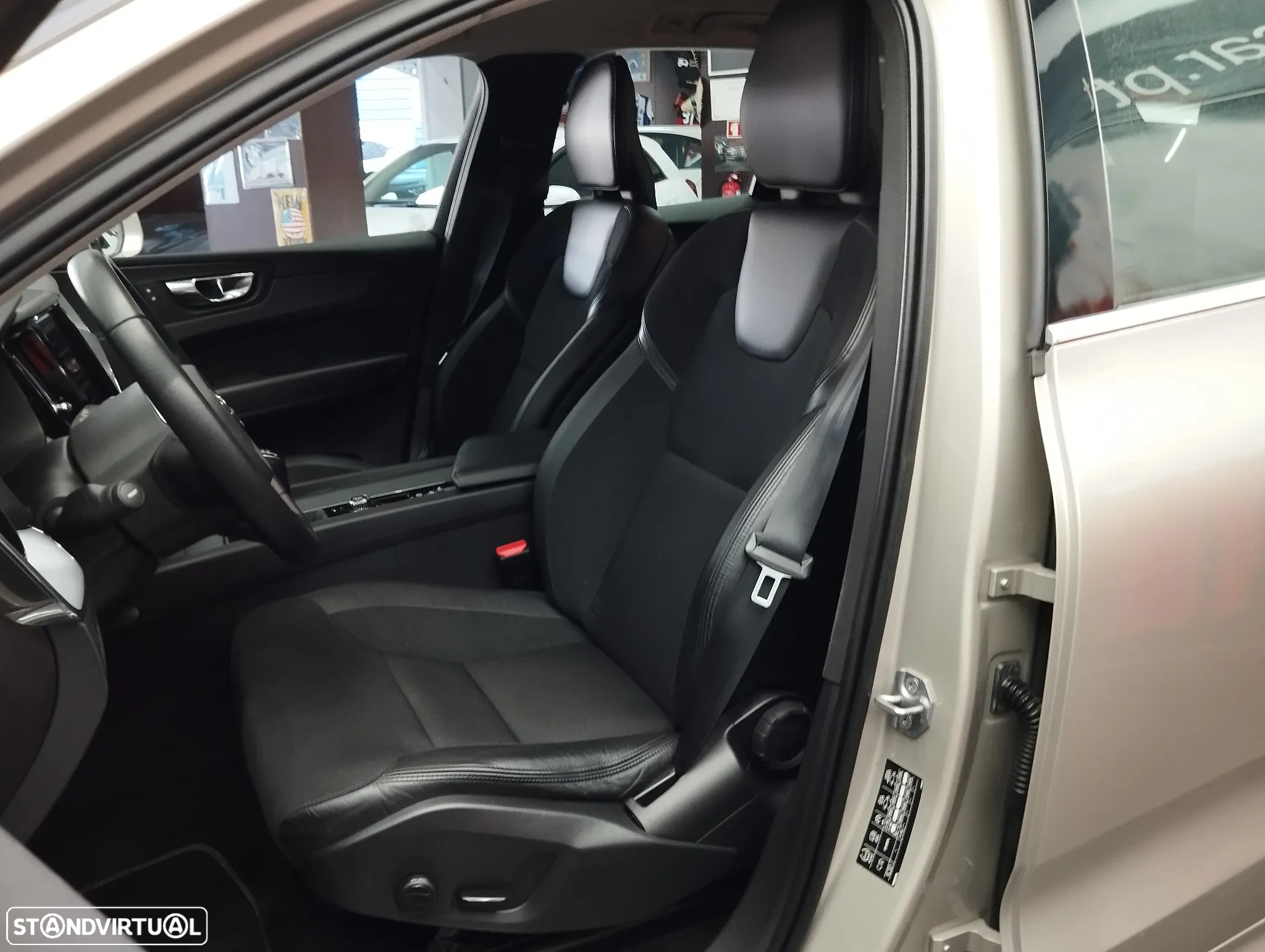 Volvo XC 60 2.0 D3 Momentum - 20