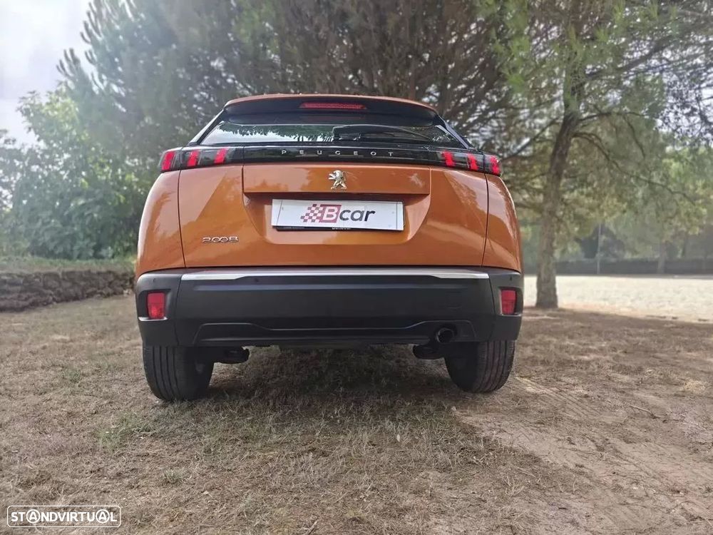 Peugeot 2008 1.2 PureTech Active Pack — fotografia 9