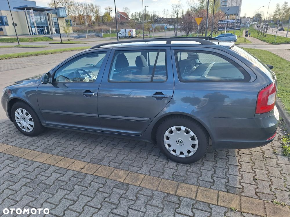 Skoda Octavia 1.6 Combi Ambiente - 5