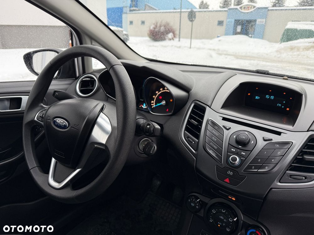 Ford Fiesta 1.0 Champions Edition - 16
