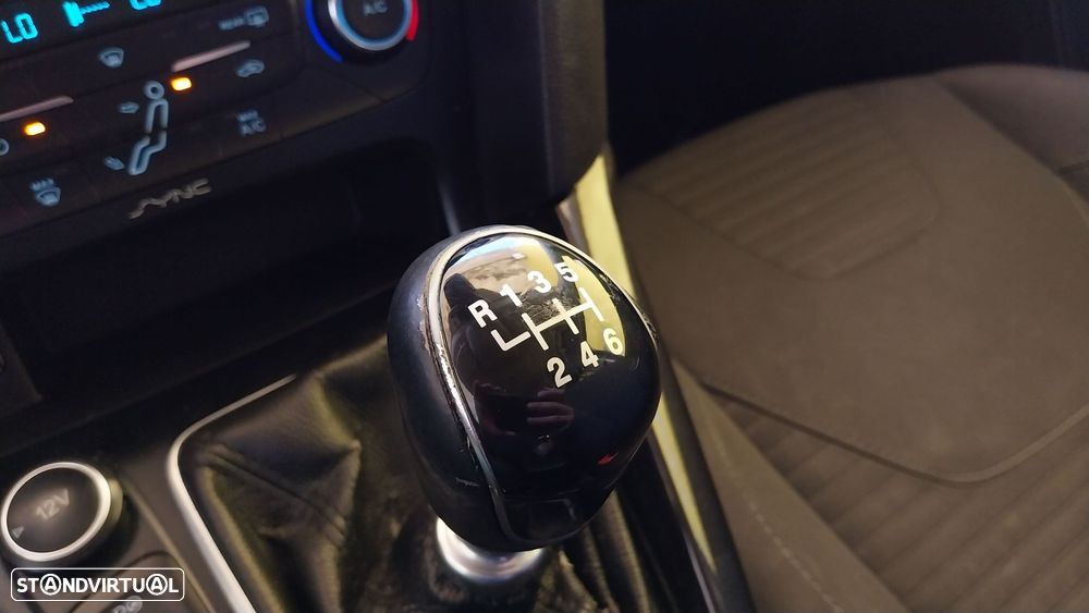 Ford Focus 1.0 SCTi Titanium - 13