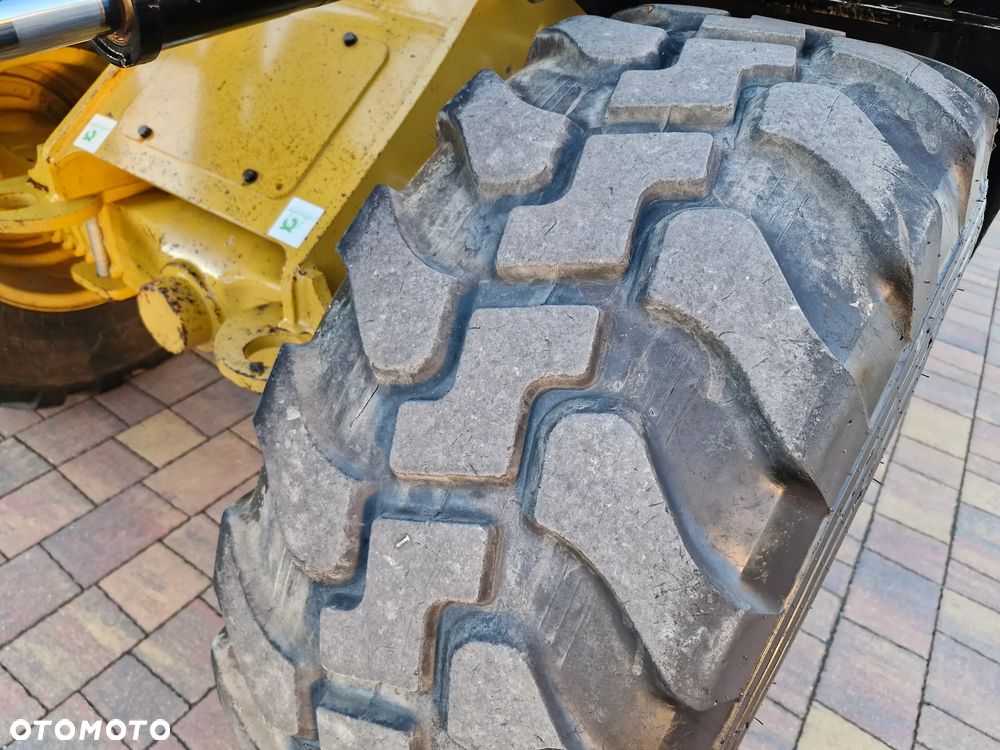 Caterpillar 906 M - 15