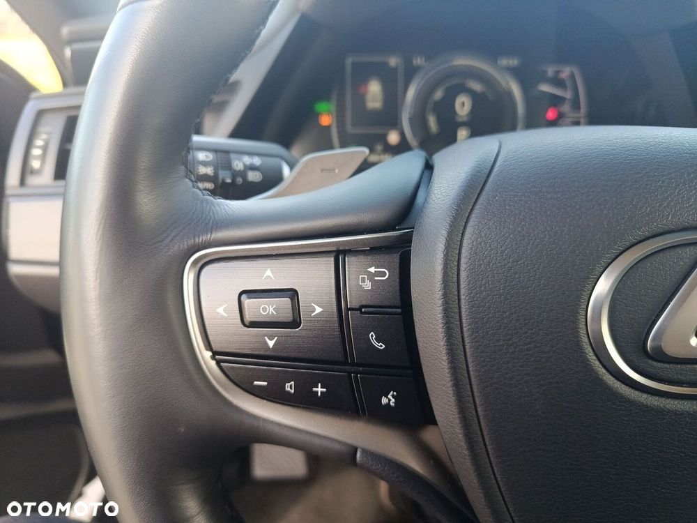 Lexus ES 300h Business Edition - 25