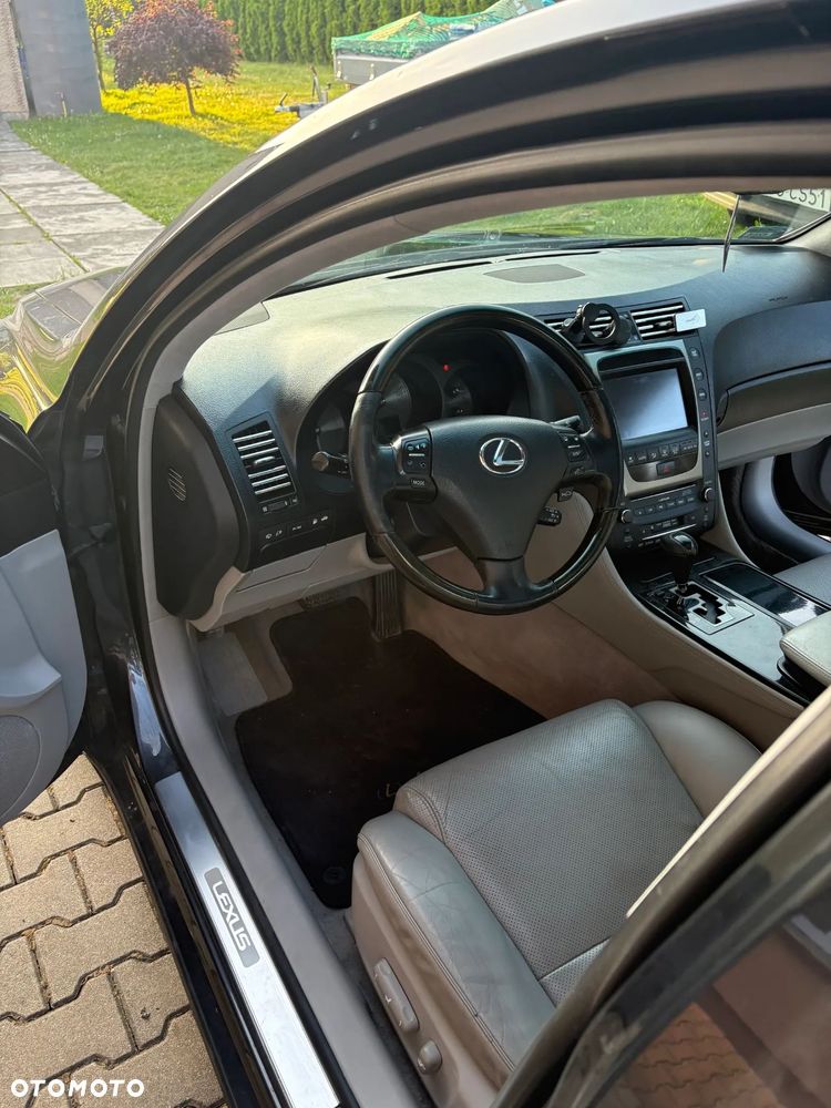 Lexus GS - 10