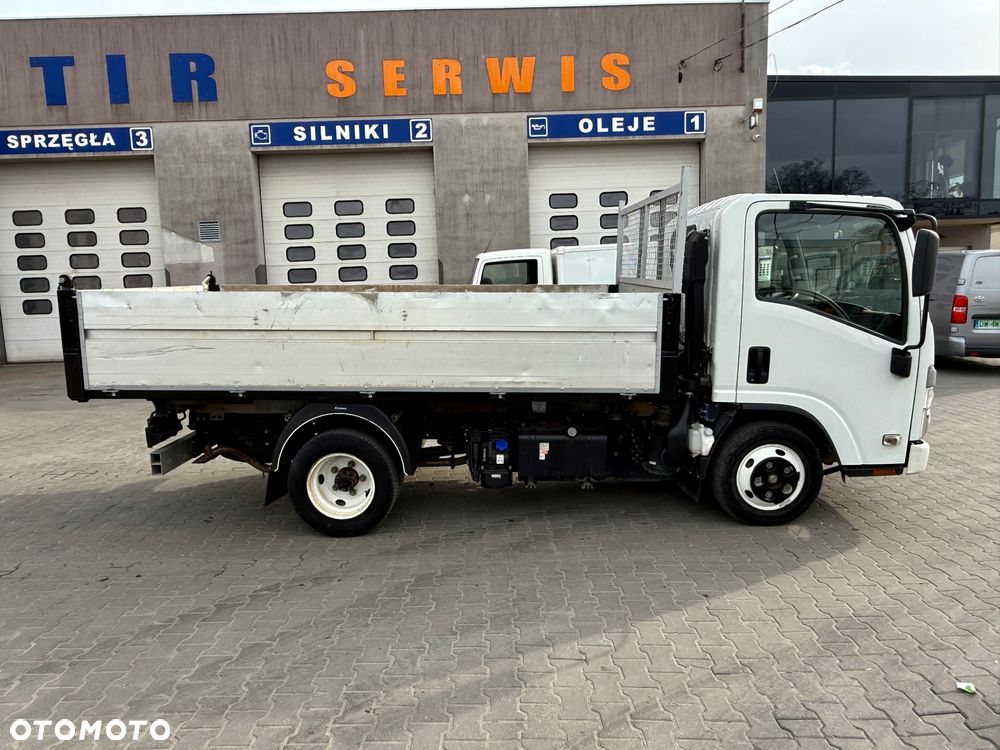 Isuzu ROMCAR M27 - 2