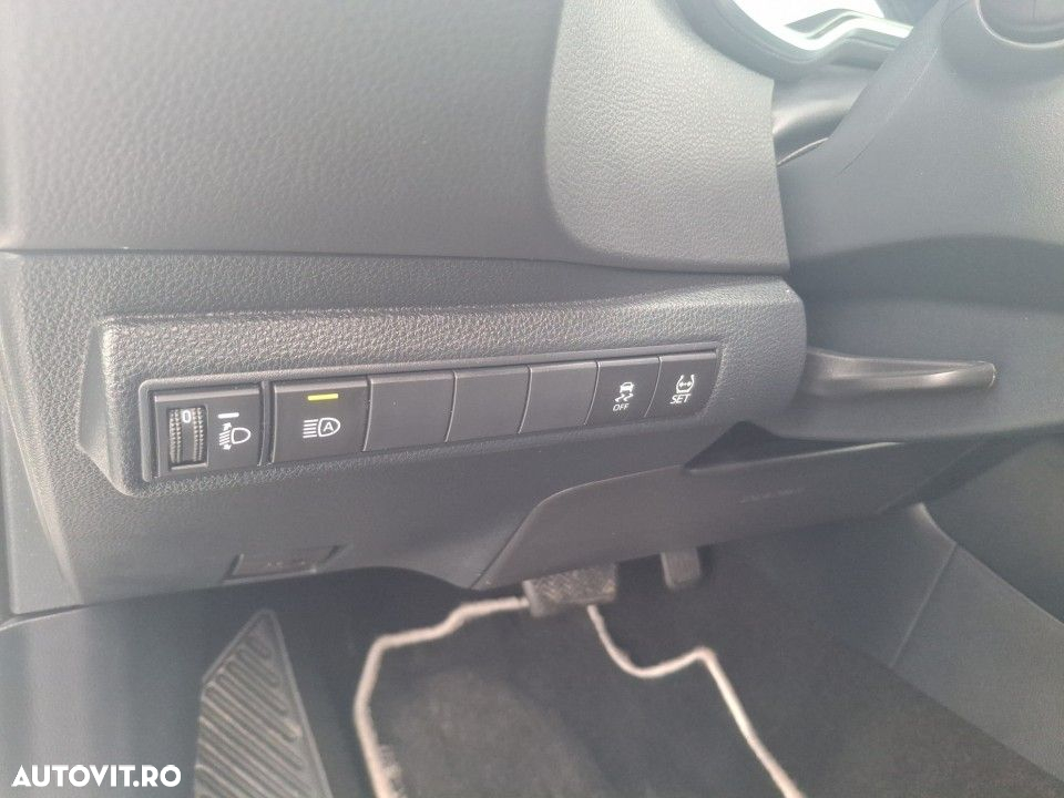 Toyota Corolla - 23