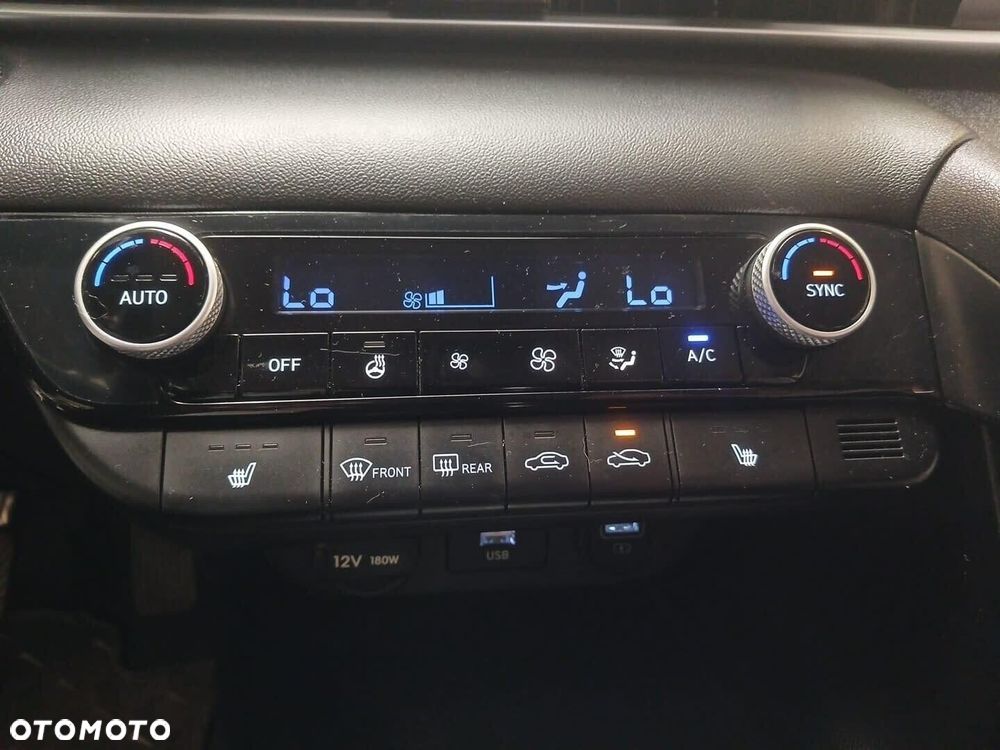 Hyundai Elantra - 14