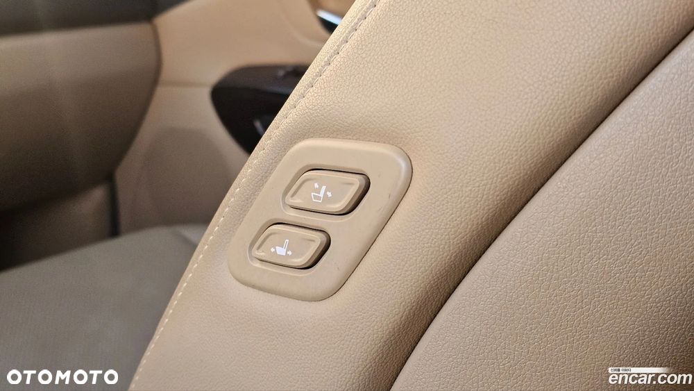 Kia Carnival - 16