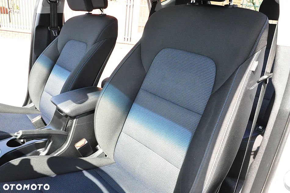 Hyundai Tucson 2.0 CRDI BlueDrive GO Plus 2WD - 29