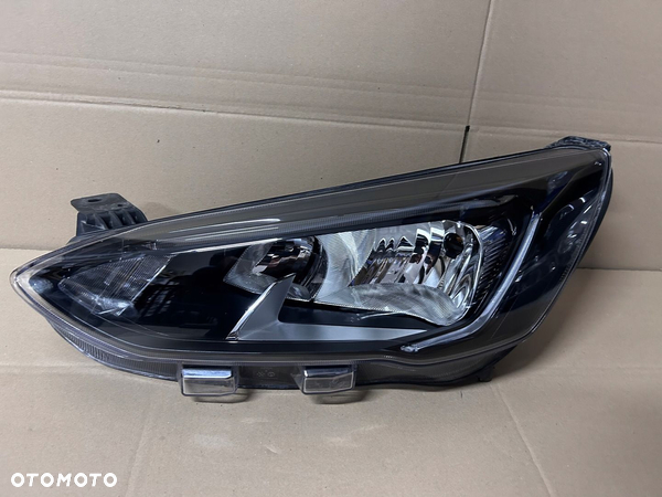 LAMPA LEWA FORD FOCUS MK4 ZWYKŁA LED CIEMNA DEMONTAŻ ŁADNA