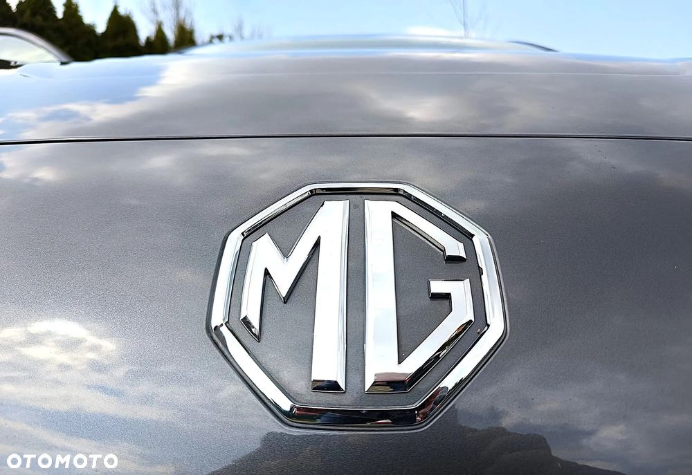 MG 4 Luxury 64 kWh - 8