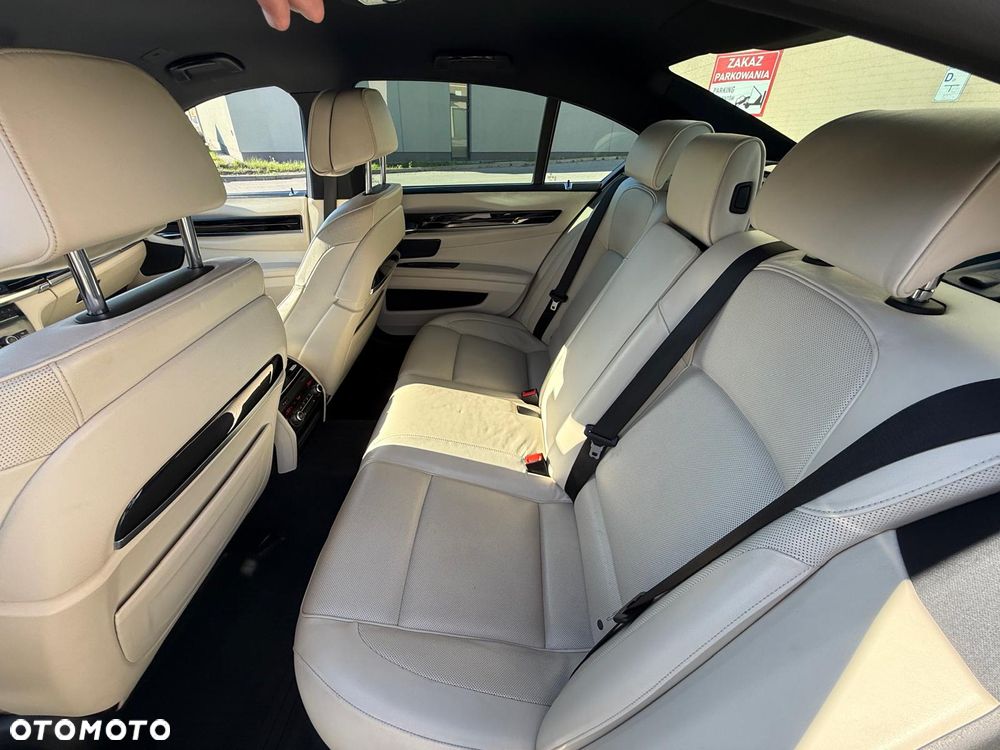 BMW Seria 7 740d - 18