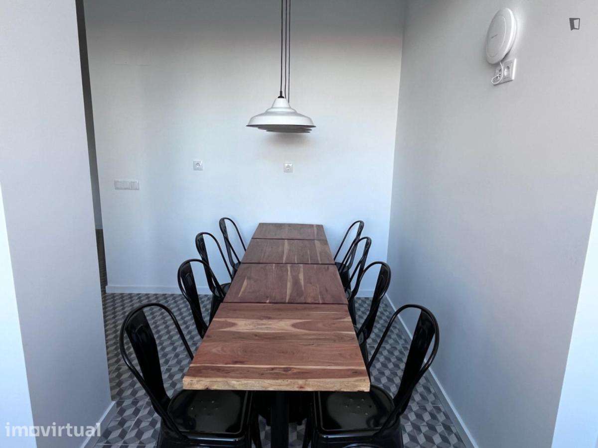 Quarto - localizado em São Sebastião Lisbon - Grande imagem: 5/11