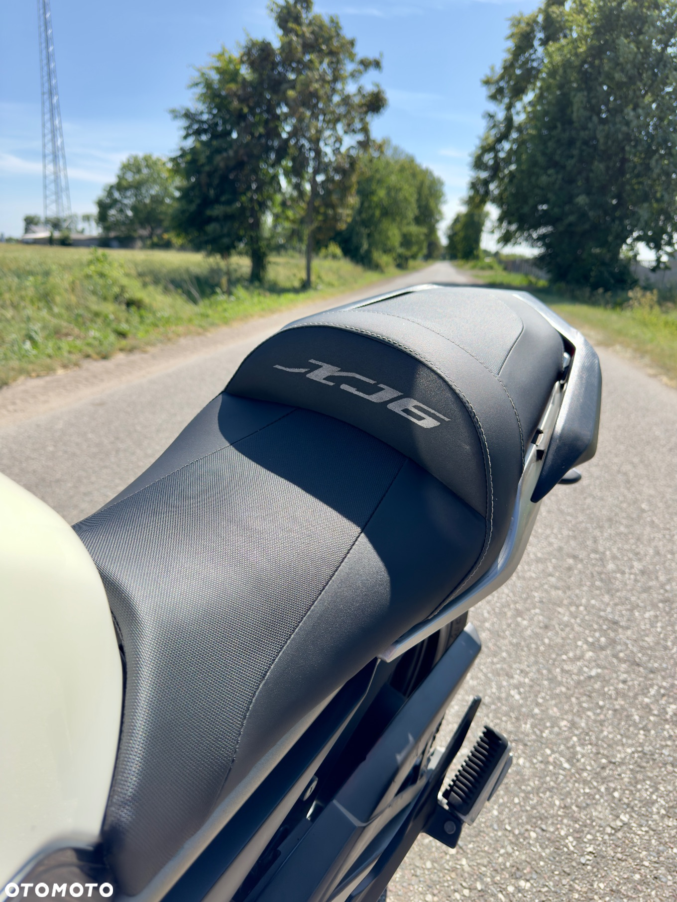 Yamaha XJ - 6