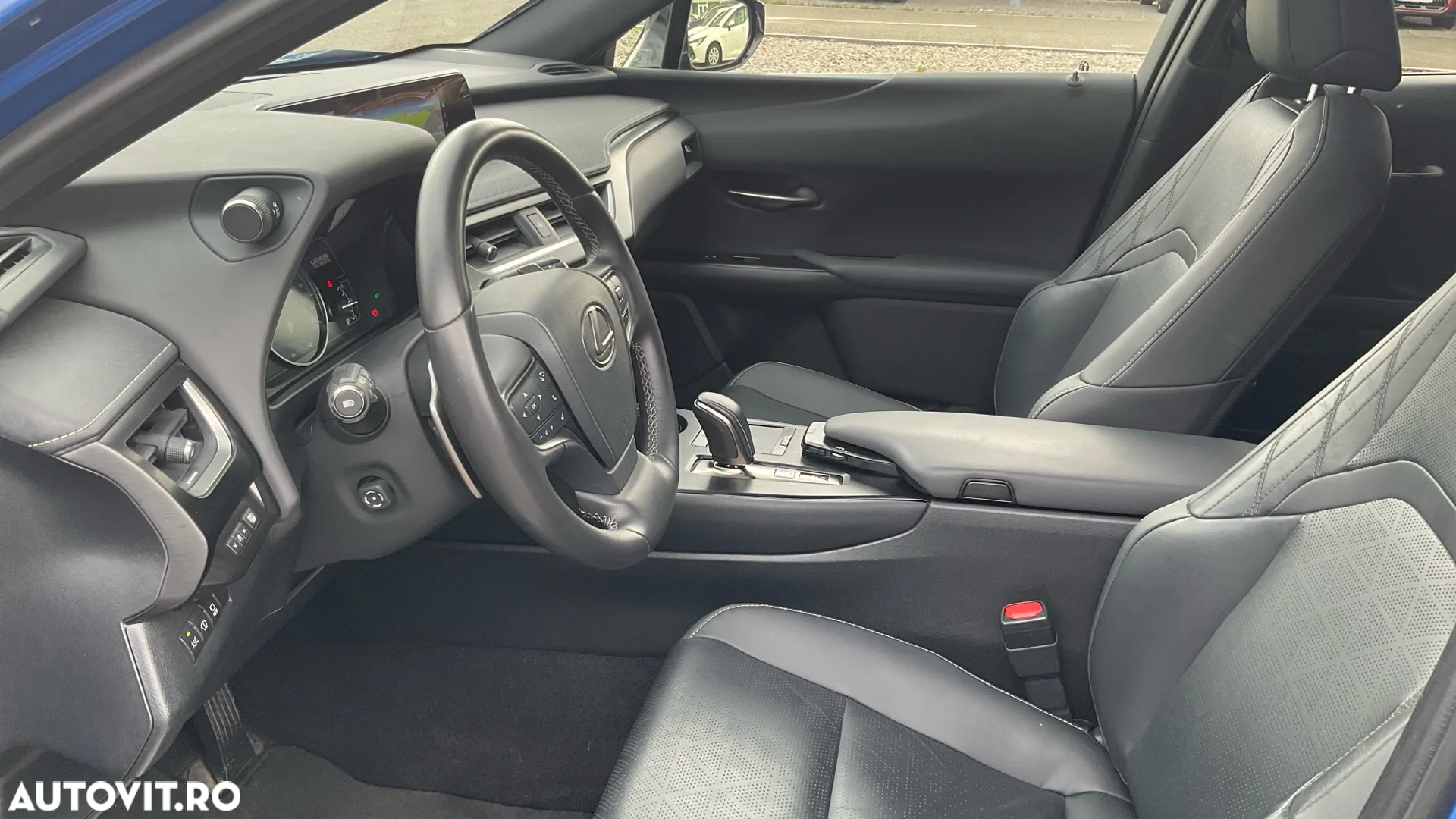 Lexus UX 300e Luxury - 14