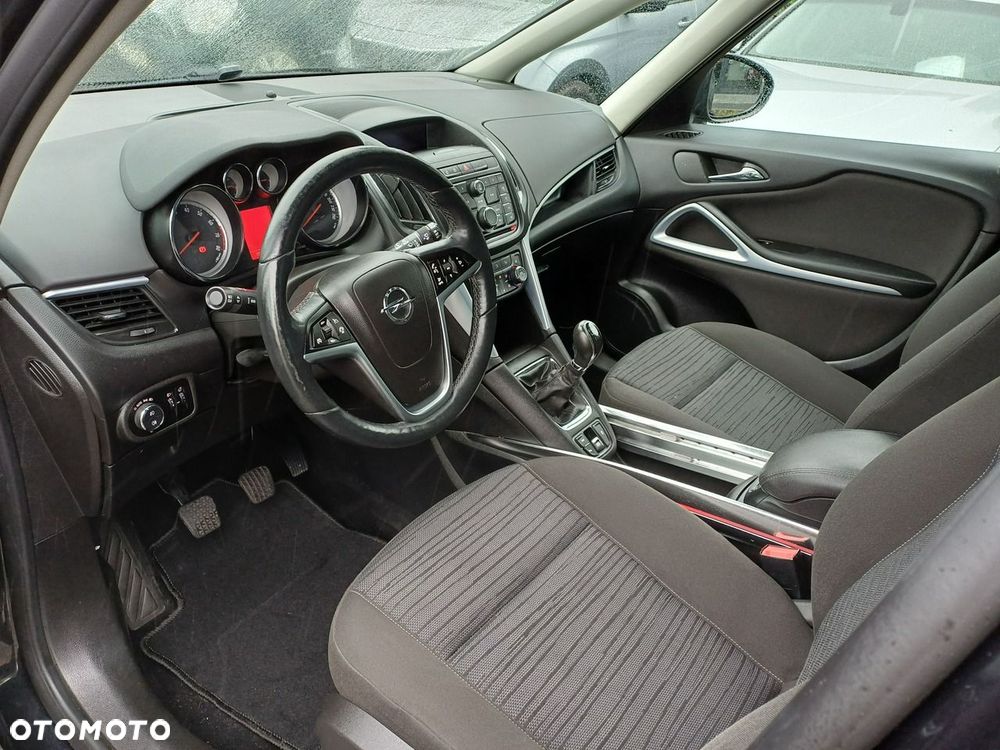 Opel Zafira - 15