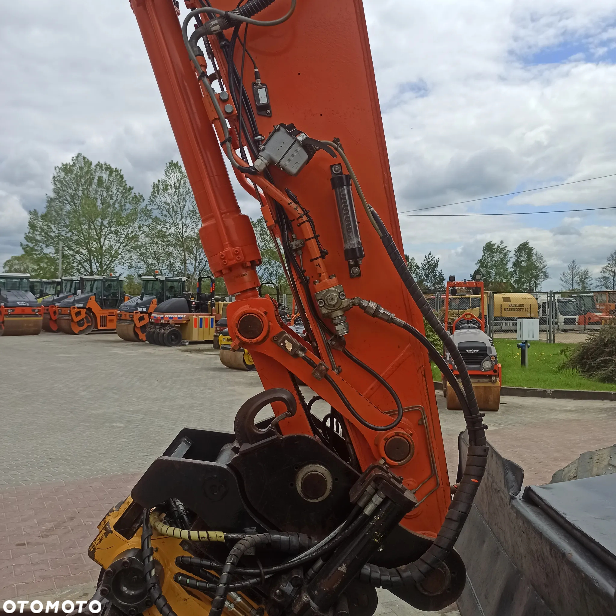 Doosan DX 140 W - 15
