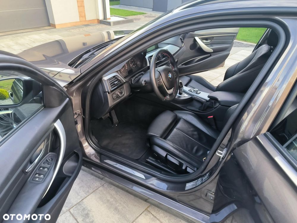 BMW Seria 3 335i xDrive Sport Line - 11
