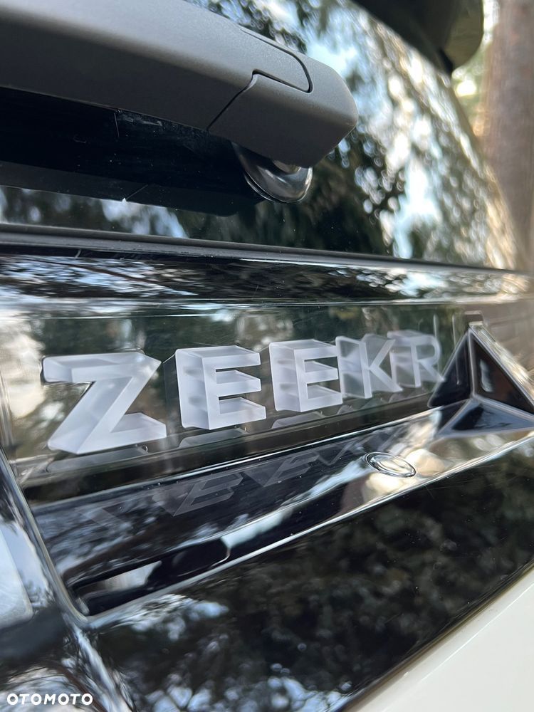 ZEEKR X - 13