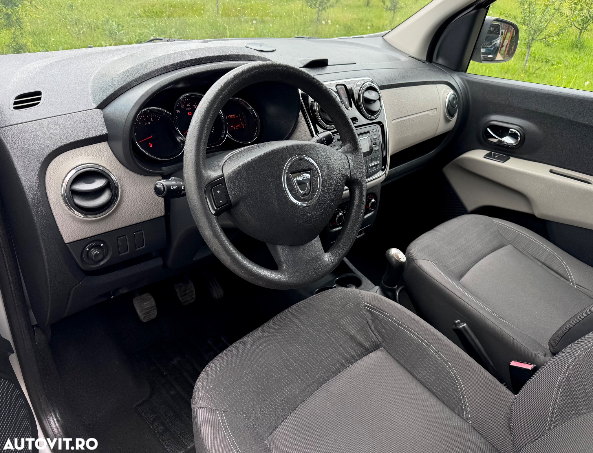 Dacia Lodgy 1.6 MPI 85 Celebration - 10