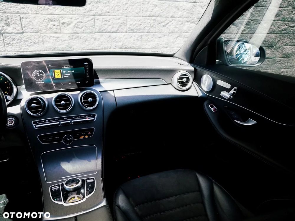 Mercedes-Benz Klasa C 300 9G-TRONIC AMG Line - 14