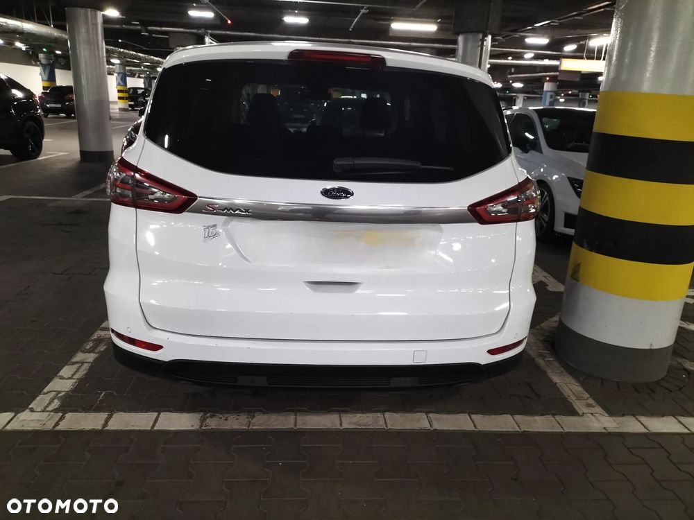 Ford S-Max - 12