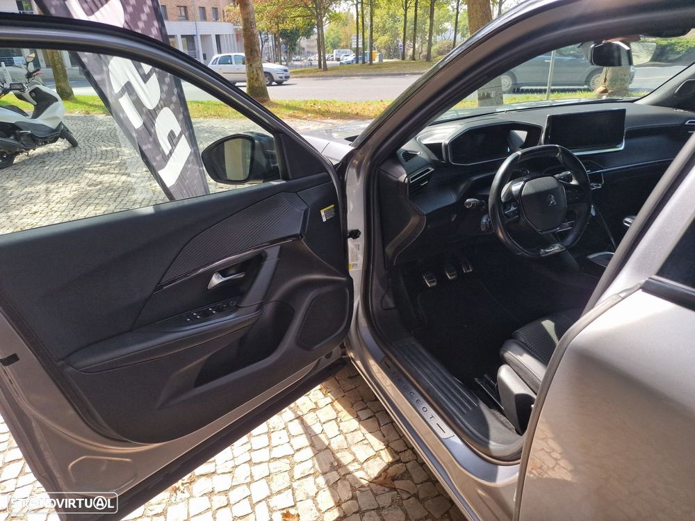 Peugeot 2008 1.2 PureTech GT - 26