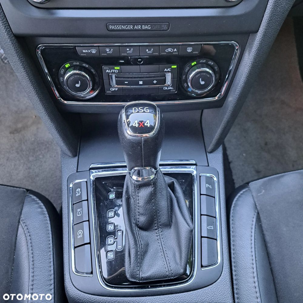 Skoda Superb 2.0 TDI 4x4 Platinum DSG - 25